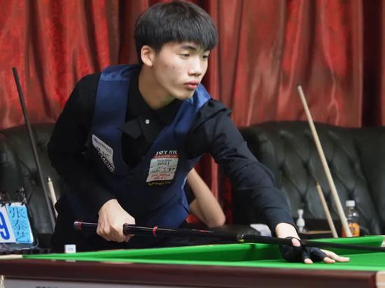 他是多个国 他是多个国