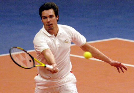 呈现出强劲 呈现出强劲