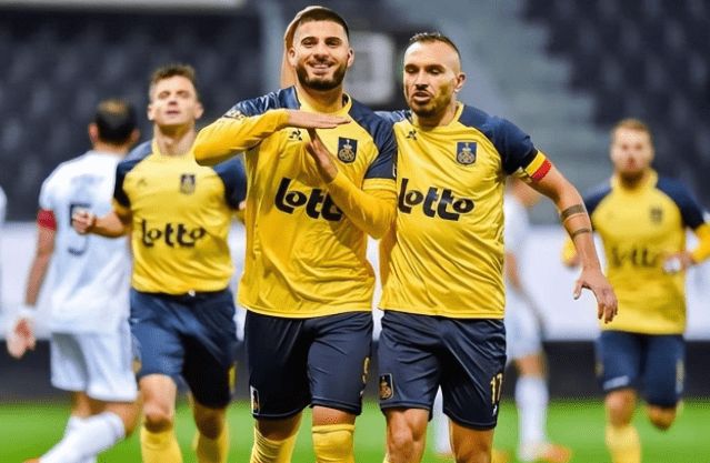 某新茶饮冲 某新茶饮冲